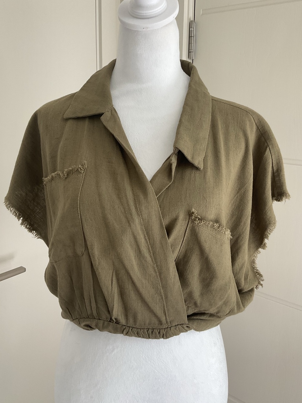 ***Aakaa ** Green Cropped Frayed Wrap Collared Top.